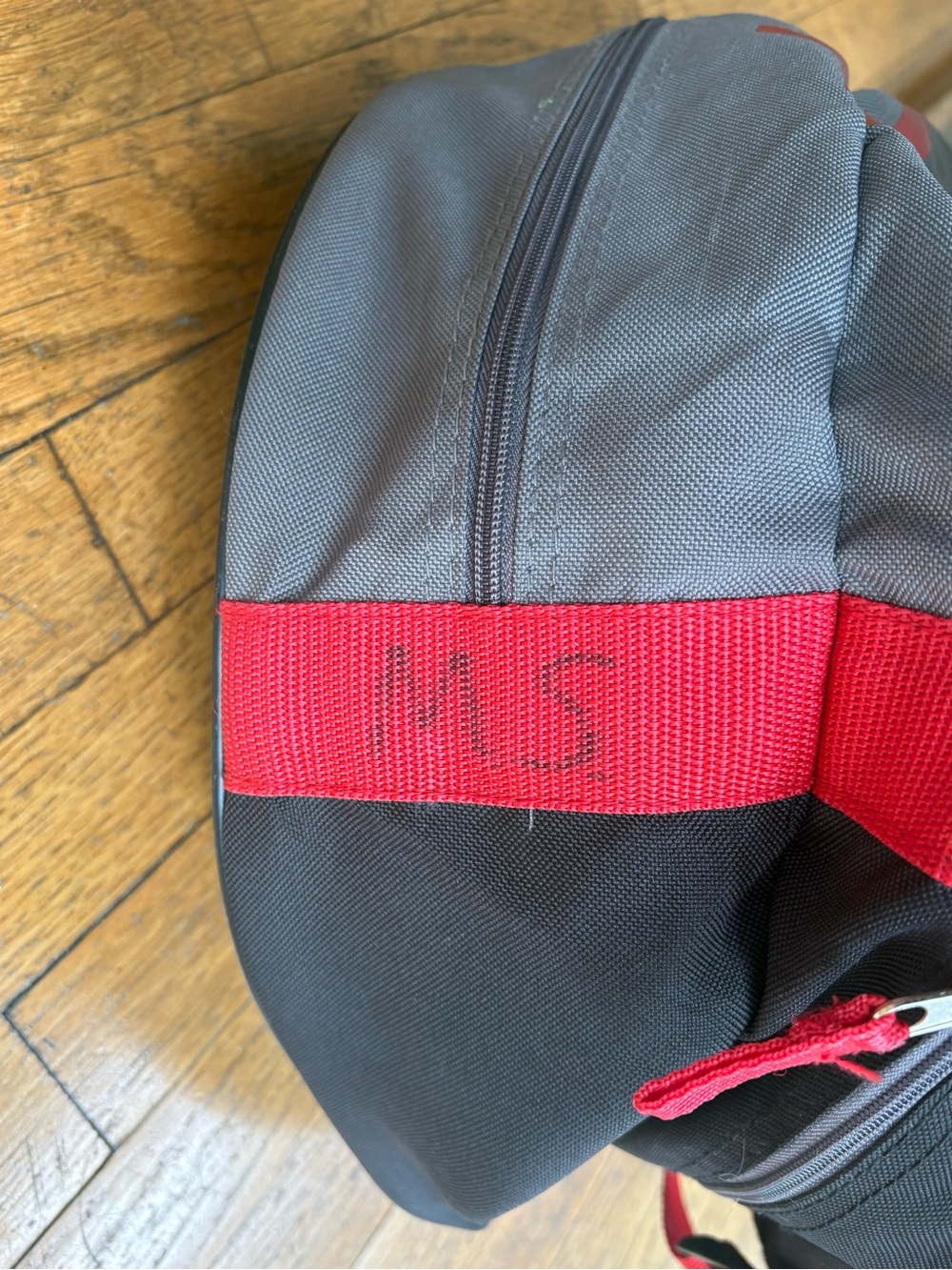 Wilson Pro Staff Tennis Racket Bag | Gray & Red | Multi-Compartment ๐พ - Picture 8 of 16